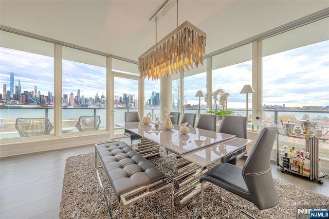 1200 Avenue At Port Imperial 516, Weehawken, NJ 07086