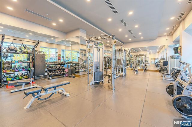 1200 Avenue At Port Imperial 516, Weehawken, NJ 07086