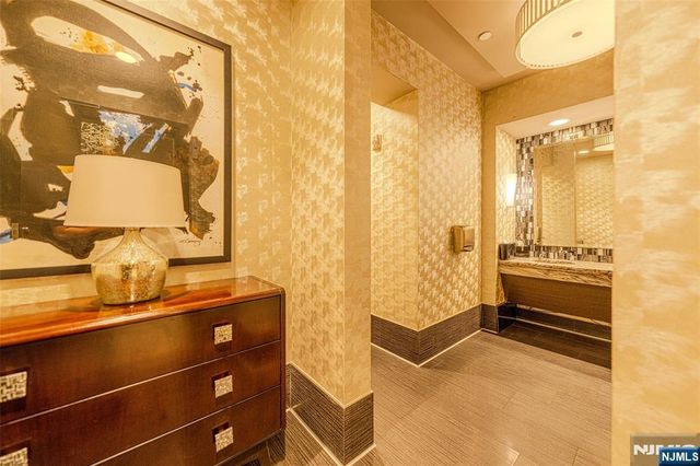 1200 Avenue At Port Imperial 516, Weehawken, NJ 07086