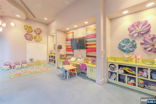 1200 Avenue At Port Imperial 516, Weehawken, NJ 07086