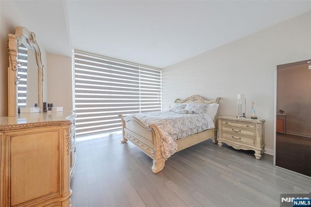 1200 Avenue At Port Imperial 516, Weehawken, NJ 07086