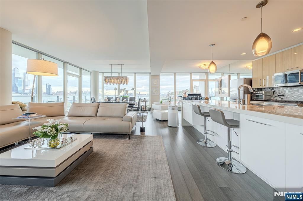 1200 Avenue At Port Imperial 516, Weehawken, NJ 07086