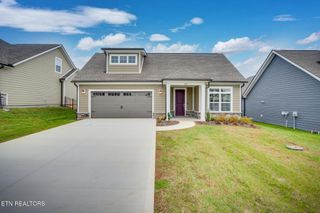 339 Trillium Tr, Lenoir City, TN 37771