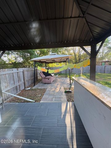 8441 MC GLOTHLIN Street, Jacksonville, FL 32210