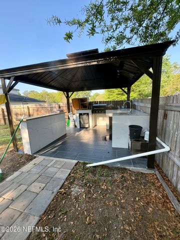 8441 MC GLOTHLIN Street, Jacksonville, FL 32210