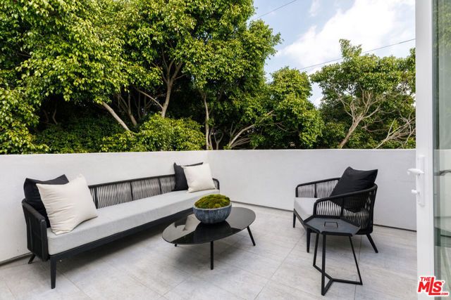 846 N Alta Vista Boulevard 106, Los Angeles, CA 90046