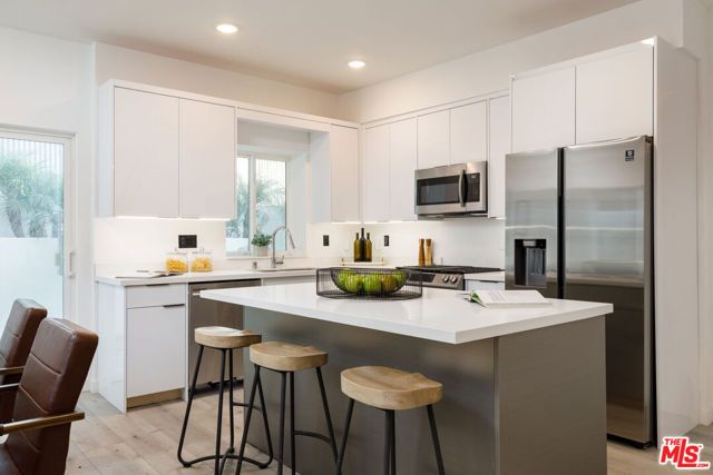 846 N Alta Vista Boulevard 106, Los Angeles, CA 90046