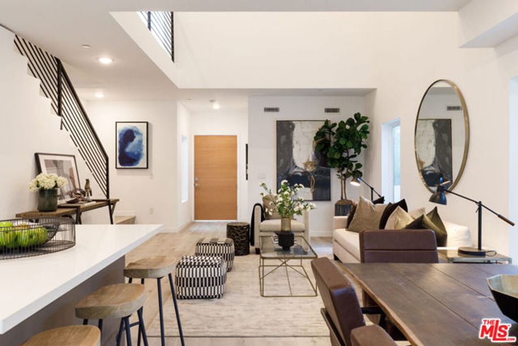 846 N Alta Vista Boulevard 106, Los Angeles, CA 90046