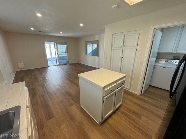 1845 Villa Vista Way, Las Vegas, NV 89128
