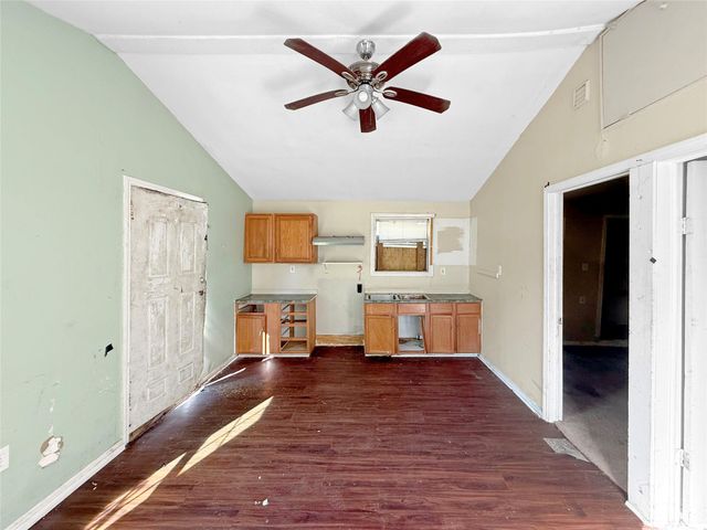 210 Park Street, Baytown, TX 77520