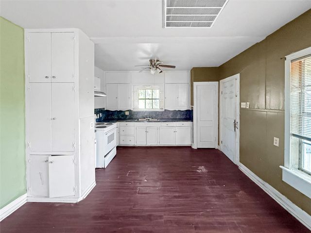 210 Park Street, Baytown, TX 77520