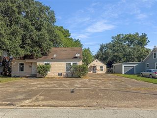 210 Park Street, Baytown, TX 77520