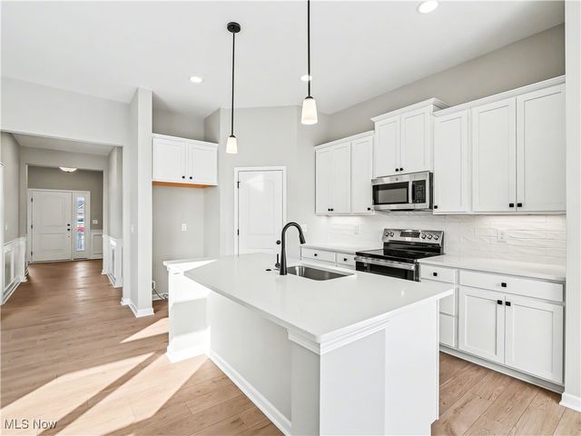 14655 Baywood Lane, Strongsville, OH 44136