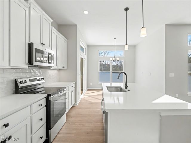 14655 Baywood Lane, Strongsville, OH 44136