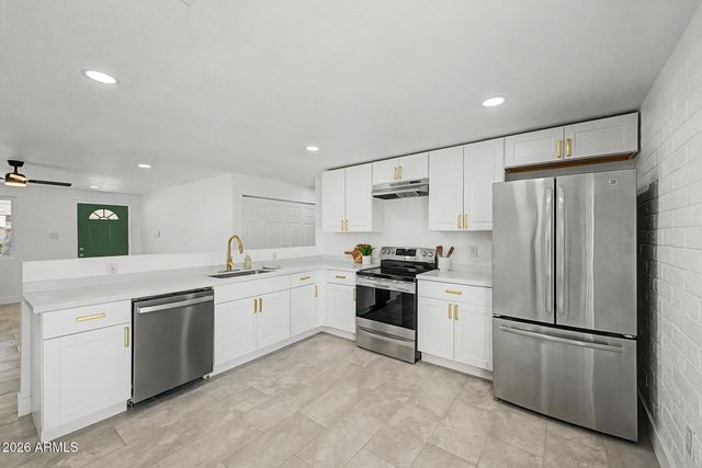 7254 W WOLF Street, Phoenix, AZ 85033