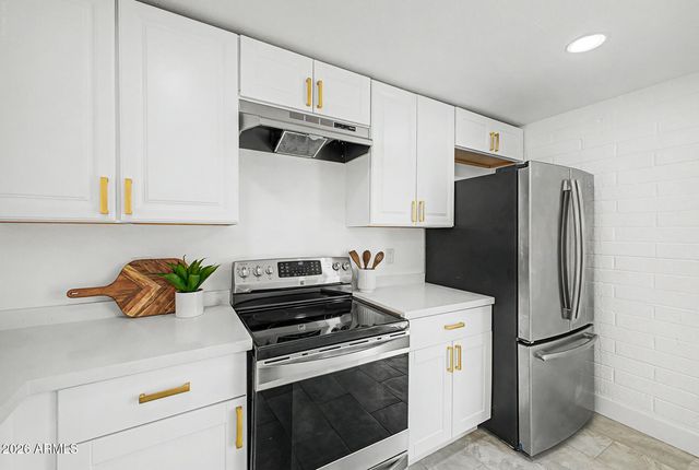 7254 W WOLF Street, Phoenix, AZ 85033