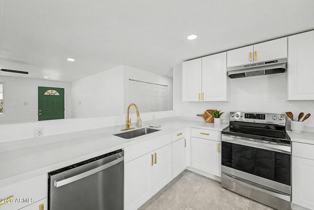 7254 W WOLF Street, Phoenix, AZ 85033