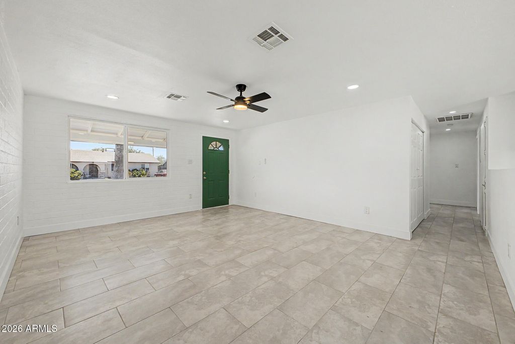 7254 W WOLF Street, Phoenix, AZ 85033 — photo 3