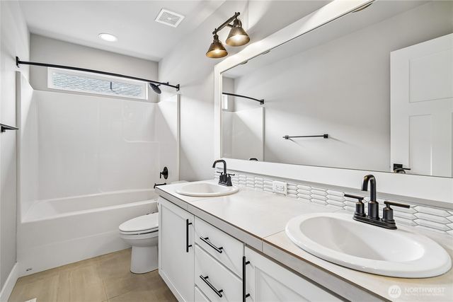19395 139th Place SE, Renton, WA 98058