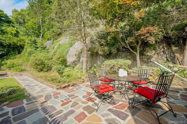 14 Russell Place, Dobbs Ferry, NY 10522