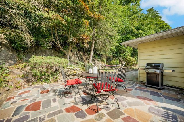 14 Russell Place, Dobbs Ferry, NY 10522