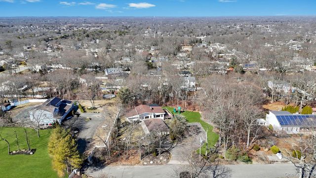 39 Sycamore Avenue, Farmingville, NY 11738