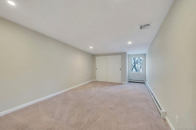 39 Sycamore Avenue, Farmingville, NY 11738