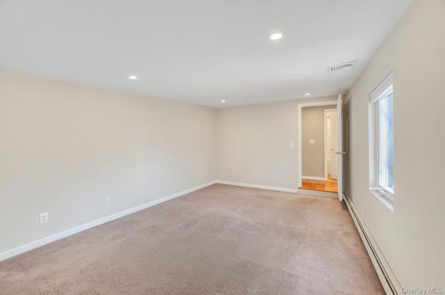 39 Sycamore Avenue, Farmingville, NY 11738