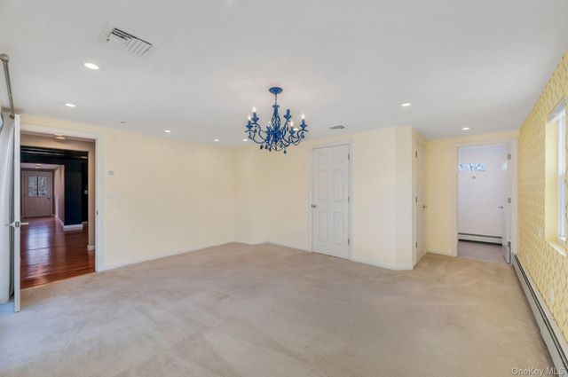 39 Sycamore Avenue, Farmingville, NY 11738