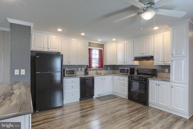 1300 E KERCHER AVE #32, Myerstown, PA 17067