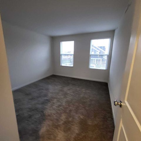 2227 Horseshoe Circle 2227, Naperville, IL 60564