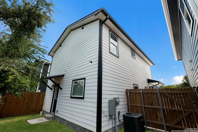 1702 Hays St Unit 102, San Antonio, TX 78202