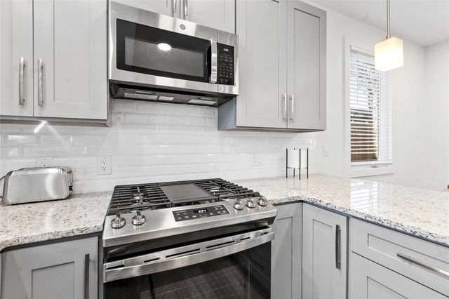 2832 Pearl ST Back House, Austin, TX 78705