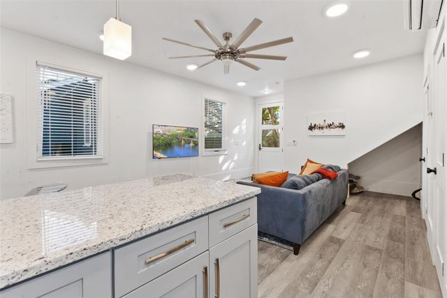 2832 Pearl ST Back House, Austin, TX 78705