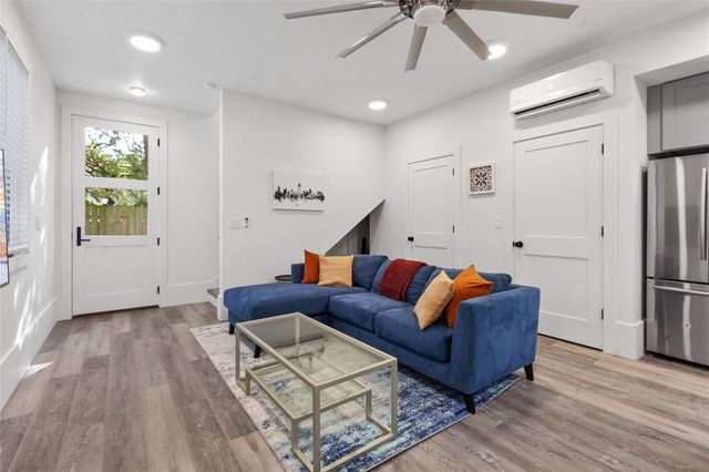 2832 Pearl ST Back House, Austin, TX 78705