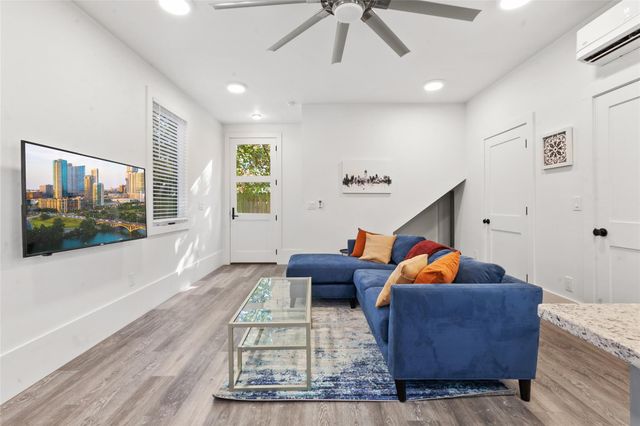 2832 Pearl ST Back House, Austin, TX 78705