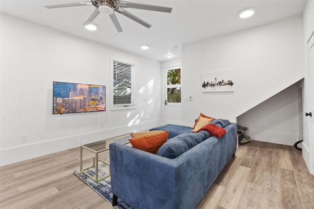 2832 Pearl ST Back House, Austin, TX 78705