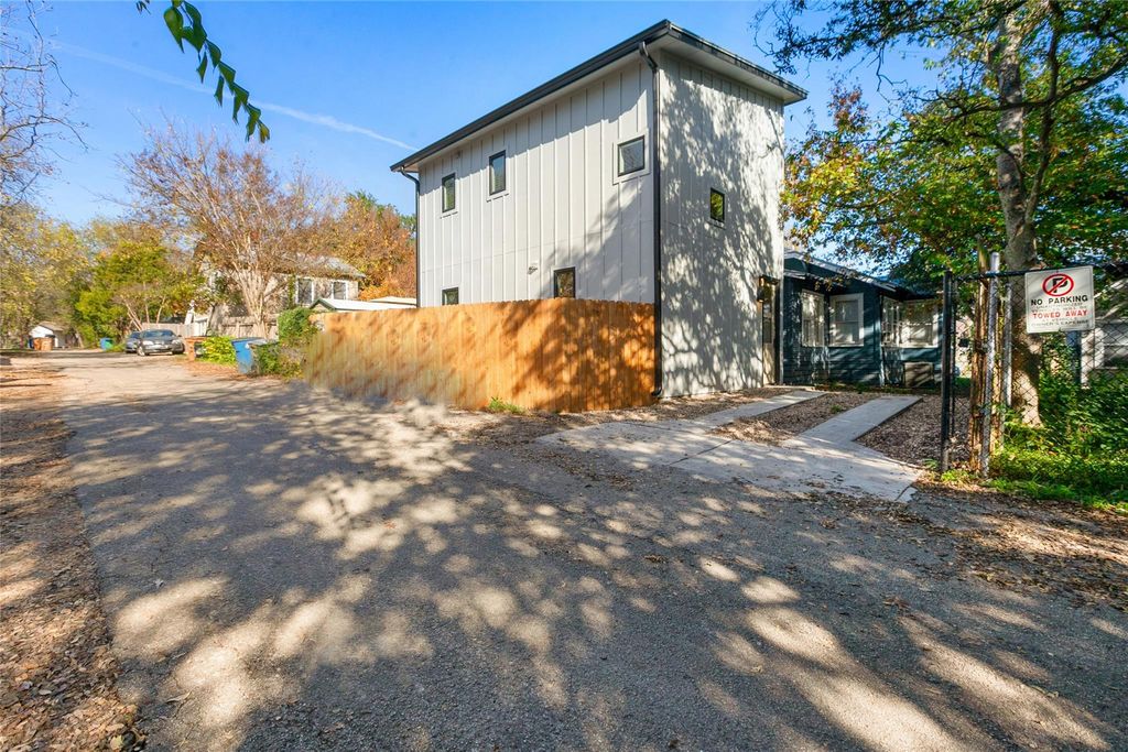 2832 Pearl ST Back House, Austin, TX 78705