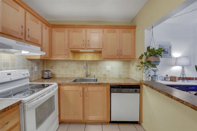 257 S Cypress Road 401, Pompano Beach, FL 33060