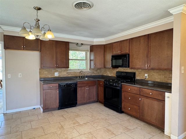 1323 Violet Avenue, Bossier City, LA 71112