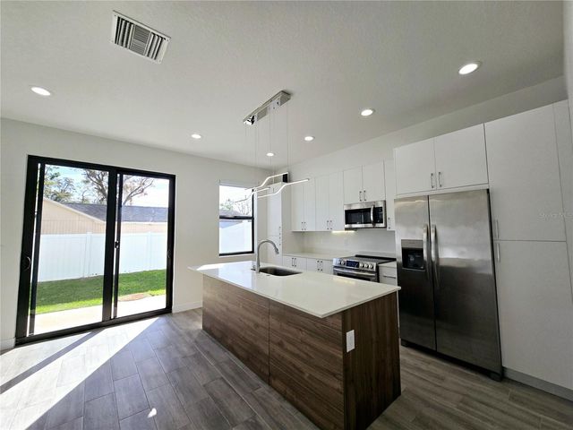 7565 GESUALDO COURT, Tampa, FL 33614