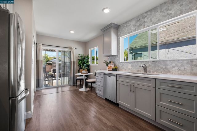 943 36Th St, Richmond, CA 94805