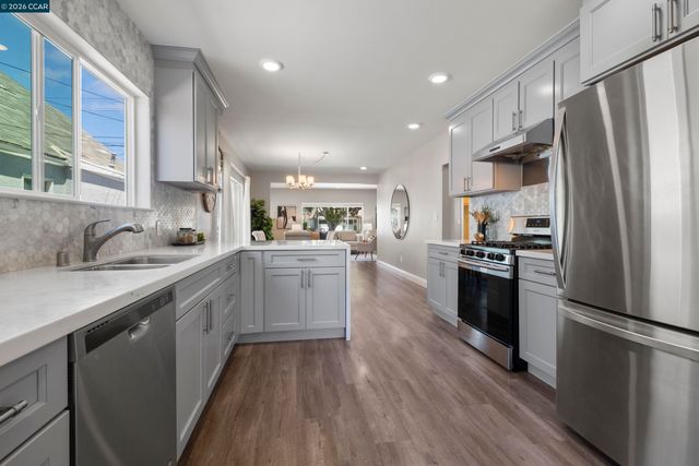 943 36Th St, Richmond, CA 94805