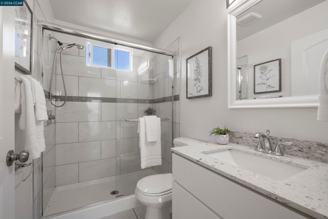 943 36Th St, Richmond, CA 94805
