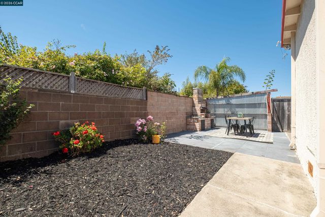 943 36Th St, Richmond, CA 94805