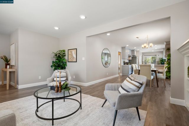 943 36Th St, Richmond, CA 94805