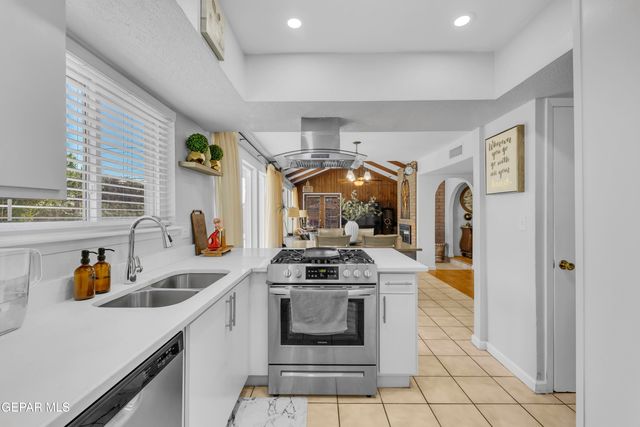 2600 Anise Drive, El Paso, TX 79936