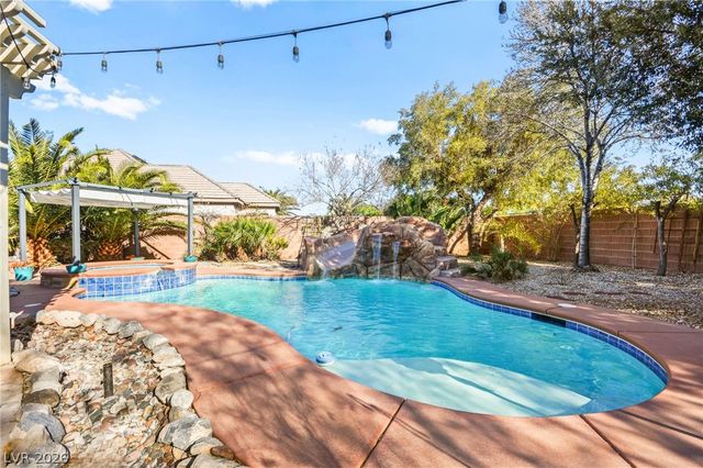 6907 May Basket Avenue, Las Vegas, NV 89131