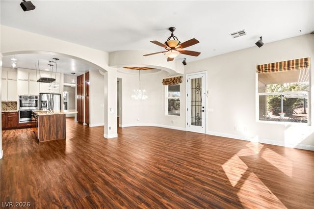 6907 May Basket Avenue, Las Vegas, NV 89131