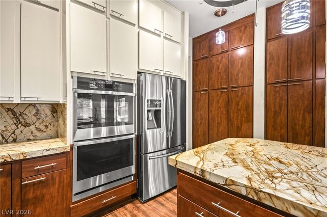 6907 May Basket Avenue, Las Vegas, NV 89131